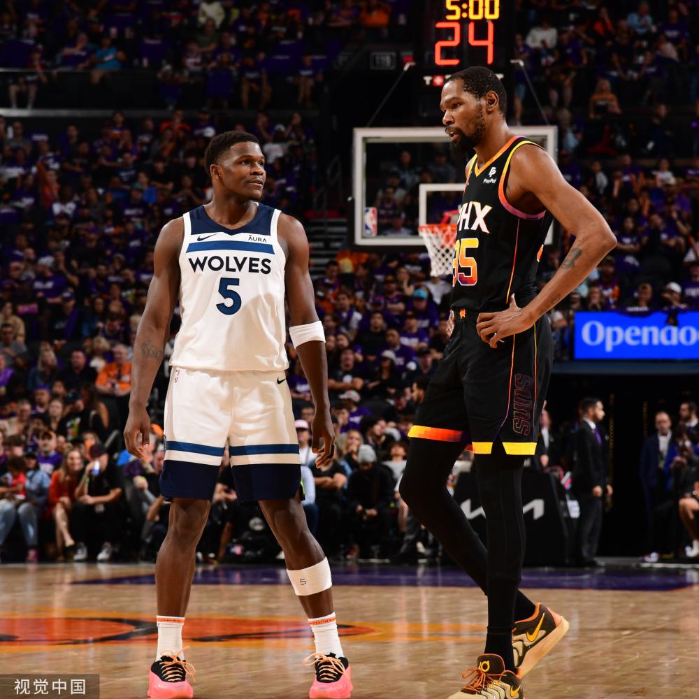 的竞争中脱 的竞争中脱