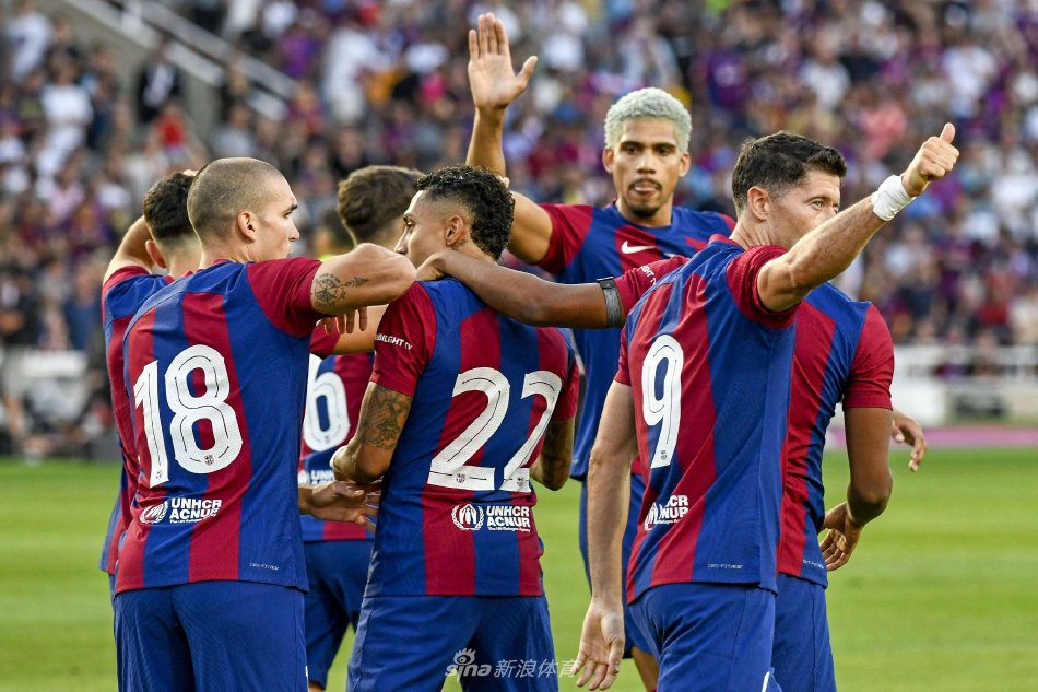 全队更多依 全队更多依