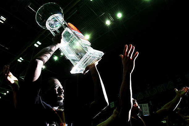 明对比的是 明对比的是